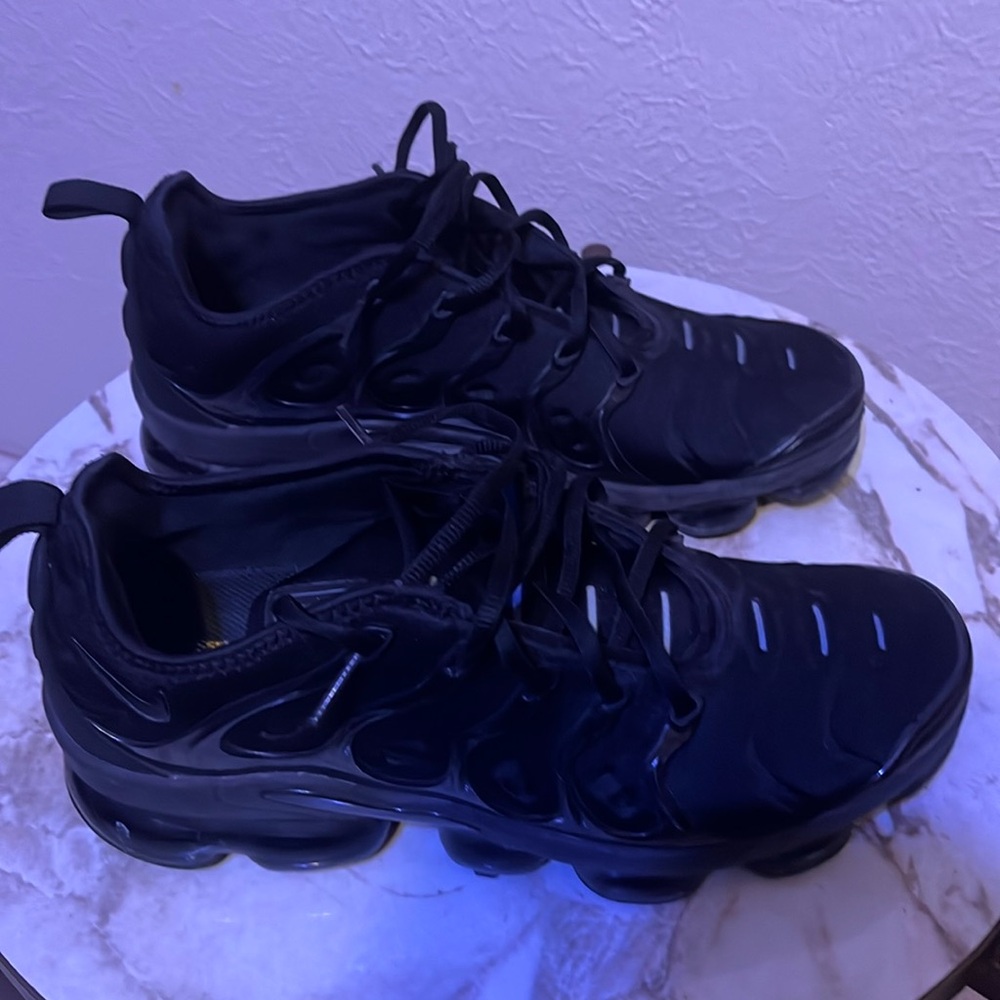 All black Vapor max